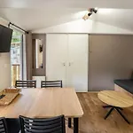 Mobil-home Confortable 4 Pers Avec Terrasse - Api-1-52-611 * Granges-Aumontzey