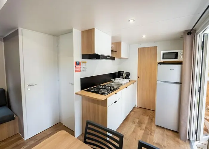 Mobil-home Confortable 4 Pers Avec Terrasse - Api-1-52-611 Кемпинг