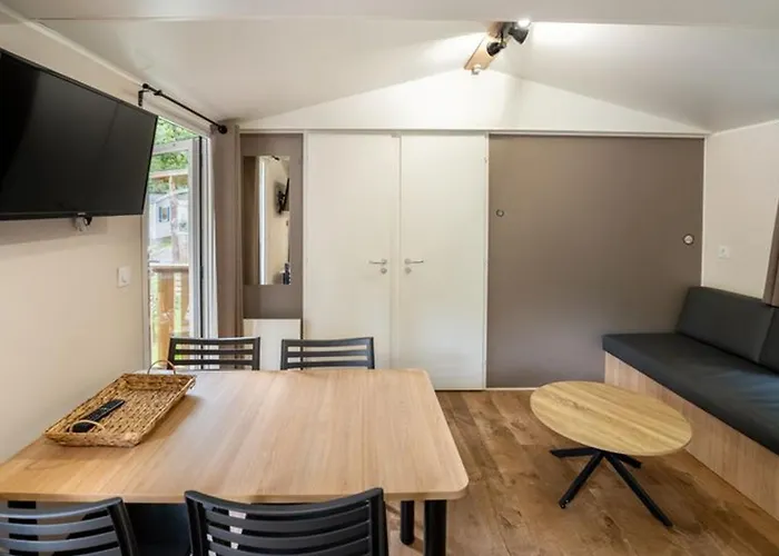 Mobil-home Confortable 4 Pers Avec Terrasse - Api-1-52-611 * Granges-Aumontzey